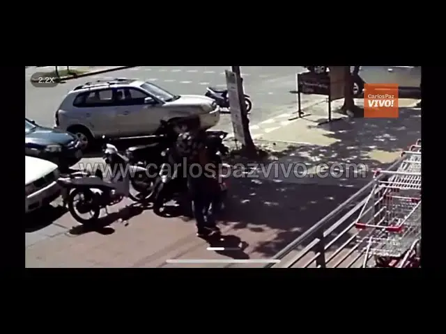 'Video thumbnail for Así robaron otra moto a plena luz del día en Carlos Paz'