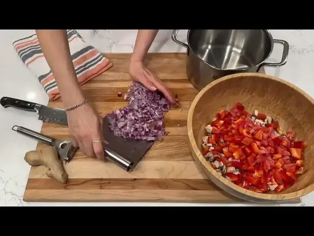 'Video thumbnail for Easy Chicken Noodle Soup Recipe 720P HD'