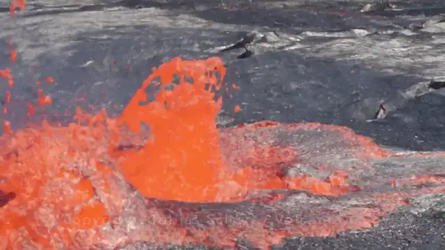 'Video thumbnail for Boiling lava lake filmed from close range - Erta Ale volcano, Danakil, Ethiopia'