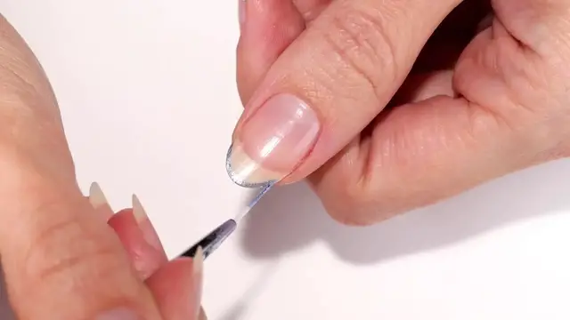 'Video thumbnail for Metallic Outlined French Tip Nails + DND Winter Collection (720p 30fps)'