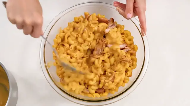 'Video thumbnail for Recipe Macaroni and BBQ'