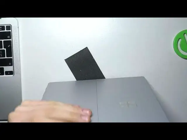 'Video thumbnail for How to Clean USB Charging Port on MICROSOFT Surface Pro 7+?'