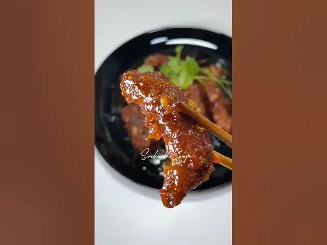 'Video thumbnail for សាច់ជ្រូកប្រៃផ្អែមគល់ស្លឹកគ្រៃ'