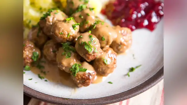 'Video thumbnail for swedish meatball recipe'
