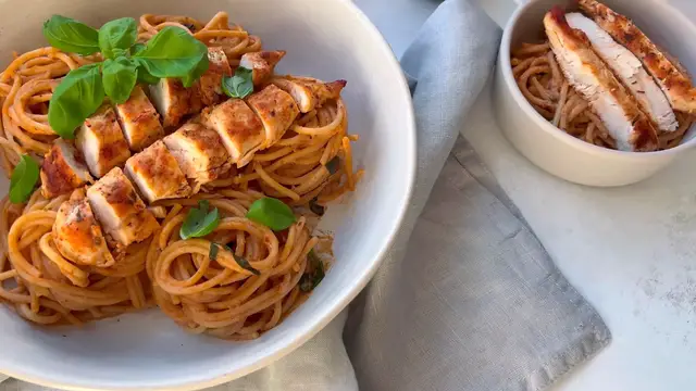 'Video thumbnail for Red Pesto Chicken Pasta | 25 Minute Meal'