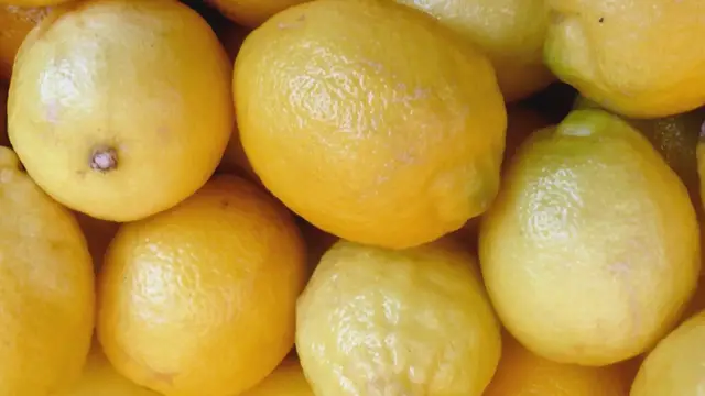 'Video thumbnail for Make a Natural Cold and Flu Remedy at Home'