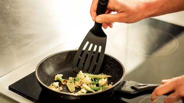 'Video thumbnail for New study shows 2024 black spatula panic based on bad math, still not safe'