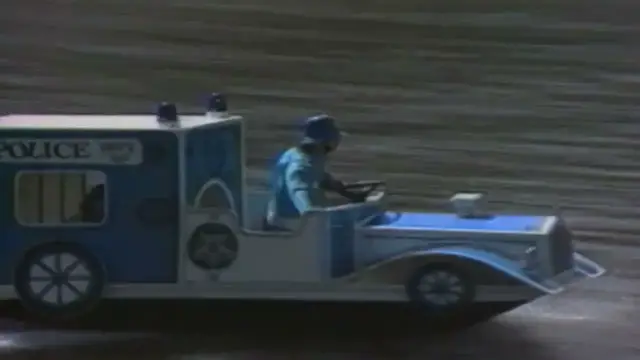 'Video thumbnail for Bob Uecker introduces Birdman Rally in Melbourne for Episode 11 of The Wacky World of Sports'