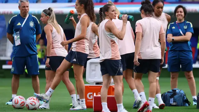 'Video thumbnail for Football: Spanish harmony to battle English resilience in Women's Euro final'