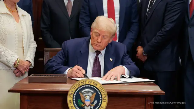 'Video thumbnail for Trump order revives Presidential Fitness Test in public schools'