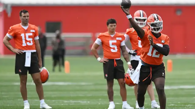 'Video thumbnail for Who Will Line Up Under Center For the Cleveland Browns?'