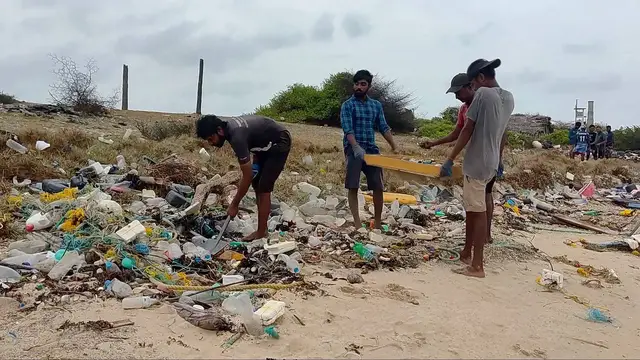 'Video thumbnail for Sri Lanka faces new ecological crisis as MSC Elsa 3 debris spreads'