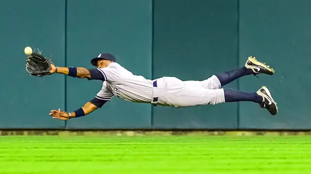 'Video thumbnail for Greatest Catches in MLB History'