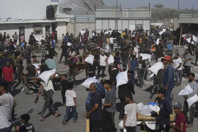 'Video thumbnail for Israel says un failing to distribute aid: Humanitarian agencies pushing back on restrictions'