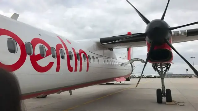 'Video thumbnail for Trip Report: Air Berlin Dash-8 Q400, Stuttgart-Düsseldorf'