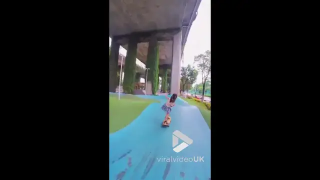 'Video thumbnail for VV4977 Skateboarders in glide downhill like a dance crew'
