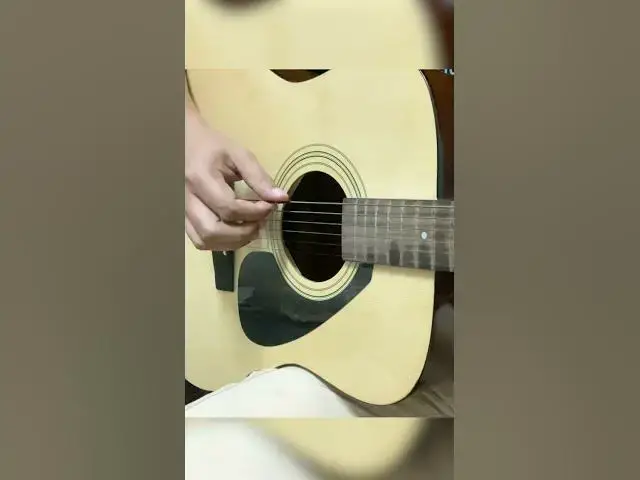 'Video thumbnail for Playing Single Notes With A Guitar Pick - Guvna Guitars'
