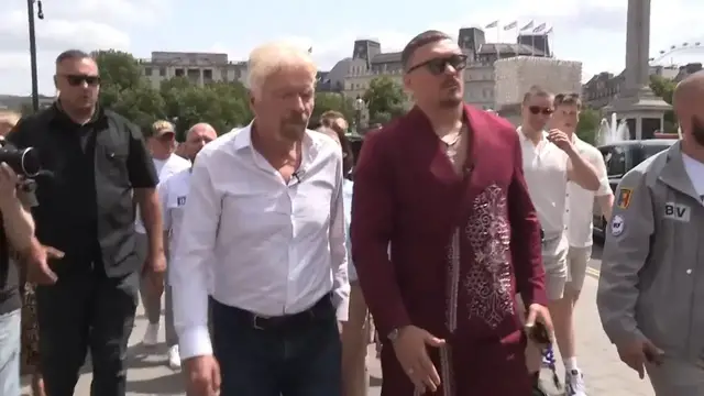 'Video thumbnail for Boxer Usyk promotes Ukrainian art ahead of Dubois rematch'
