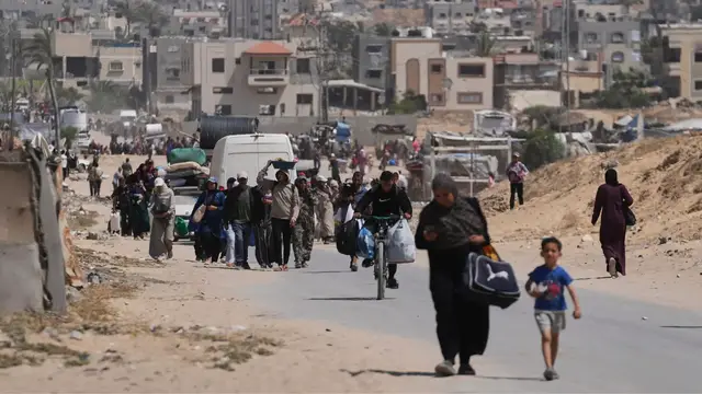 'Video thumbnail for Israeli army issued new forced evacuation warnings in central Gaza'
