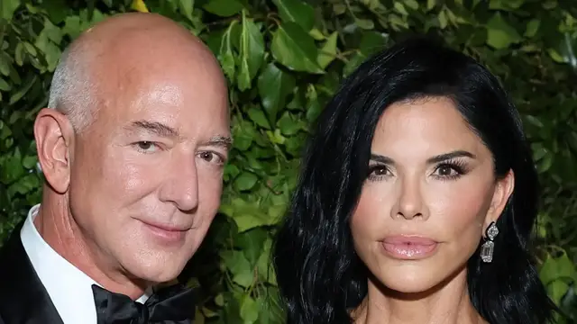 'Video thumbnail for Signs Point To Trouble In Paradise For Sanchez & Bezos'