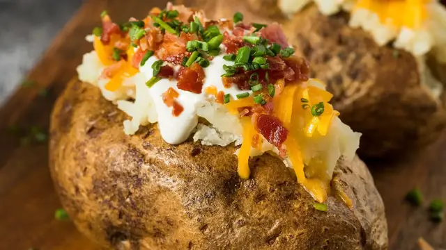 'Video thumbnail for The Real Reason Potatoes Taste So Much Better At A Steakhouse'