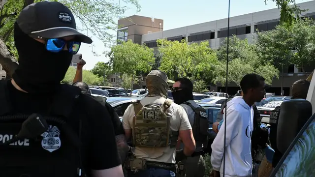 'Video thumbnail for Proposed US bill seeks to ban ICE agents from wearing masks during raids'