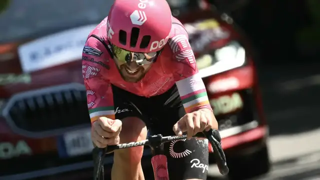 'Video thumbnail for Tour de France: Healy wins stage six, Van der Poel reclaims yellow jersey'
