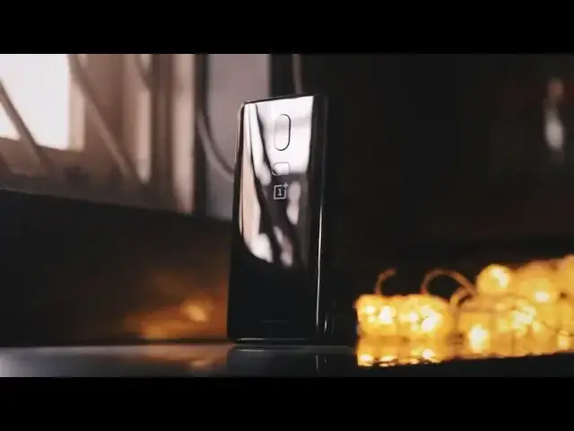 'Video thumbnail for OnePlus 6 Cinematic Unboxing | Review Kit Unboxing [Silent]'