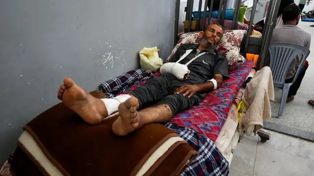 'Video thumbnail for Israel's blockade threatens patients & doctor: Largest hospital could turn into 'graveyard''