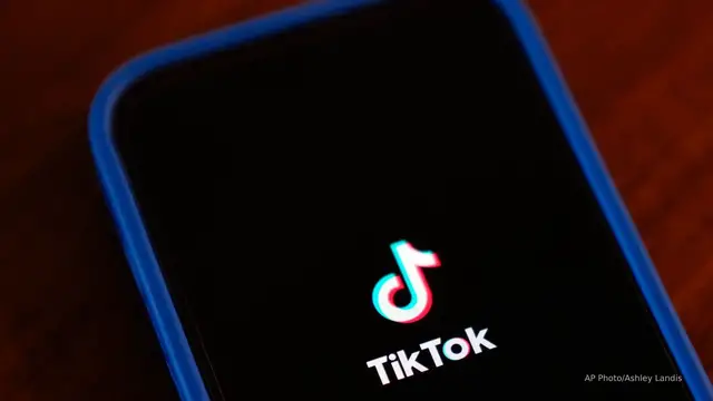 'Video thumbnail for TikTok must sell by Sept. 17 or will ‘go dark’ in US, Commerce secretary says'