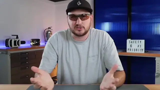 'Video thumbnail for 10 Cool Gadgets That Will Fit Your  Pocket on Amazon'