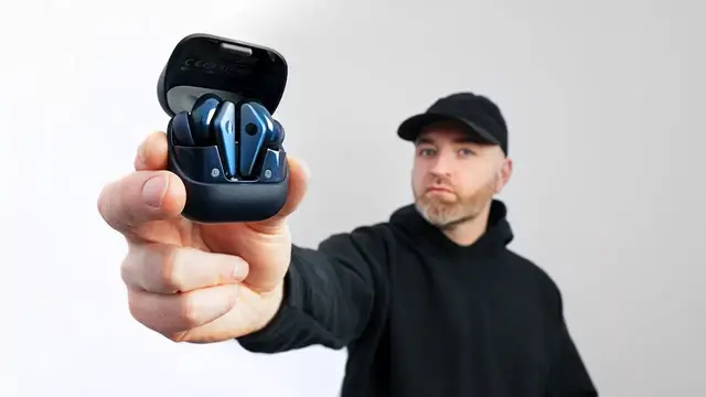 'Video thumbnail for Libratone Air+ 2 Noise Cancelling Earbuds Unboxing'