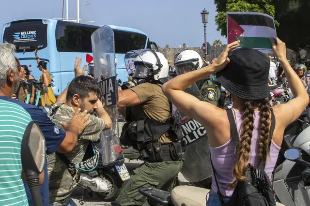 'Video thumbnail for Israeli cruise ship protest sparks violent police clashes on Greek island'