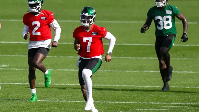 'Video thumbnail for How To Play WR Props With a Weaker QB?'