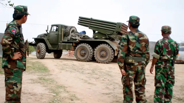 'Video thumbnail for Fighting erupts along disputed Thailand-Cambodia border'