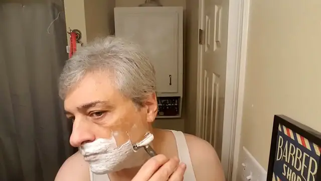 'Video thumbnail for The Hidden Science of Safety Razor Design Revealed'