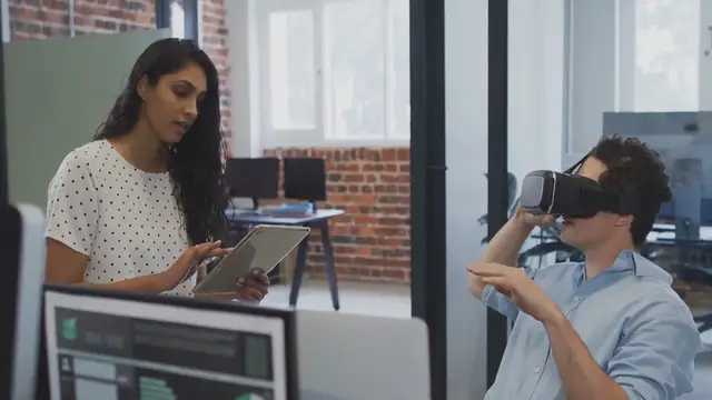 'Video thumbnail for Best VR Headsets for Simulation Games'