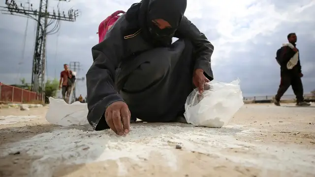 'Video thumbnail for Palestinians face severe hunger as aid remains restricted by Israel in Gaza'