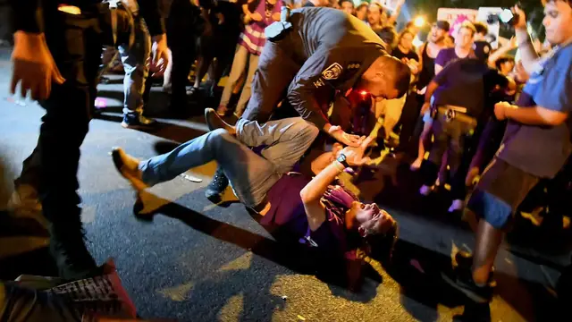 'Video thumbnail for Israeli protesters clash with police over Gaza genocide'