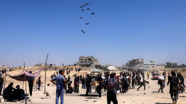 'Video thumbnail for Israel announces daily pauses in Gaza fighting as aid airdrops begin'