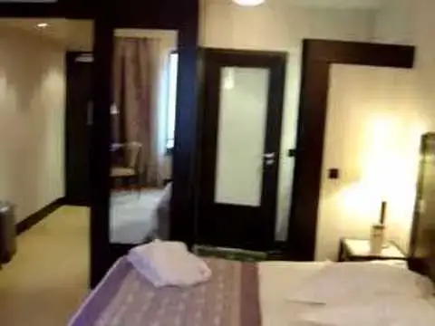 'Video thumbnail for Hilton Arc de Triomphe Paris France Room 561 Video'