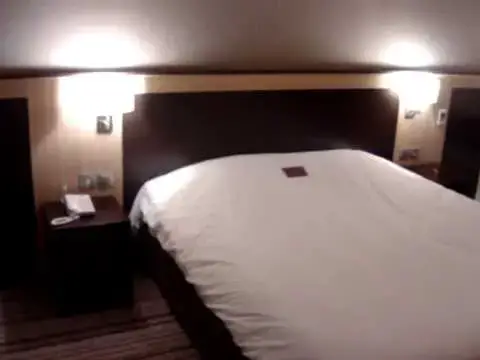 'Video thumbnail for Hotel Mercure Rouen Val de Reuil France'