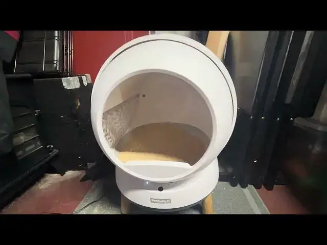 'Video thumbnail for PetSafe ScoopFree SmartSpin Automatic Litter box Operation'