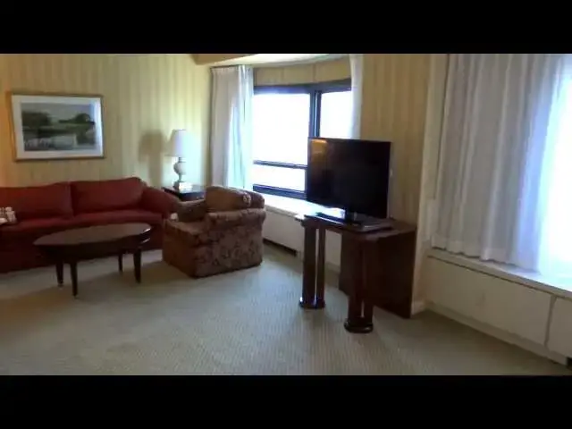 'Video thumbnail for Hilton New York Avenue of the Americas. Suite'