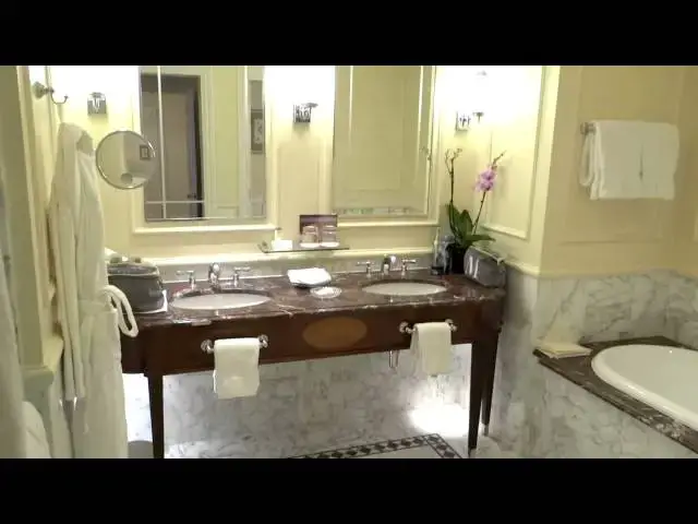 'Video thumbnail for Four Seasons Hampshire Hotel England Suite 4201'