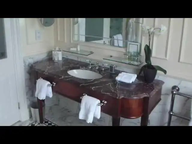 'Video thumbnail for Four Seasons Hotel Hampshire Grand Manor Room 1105'