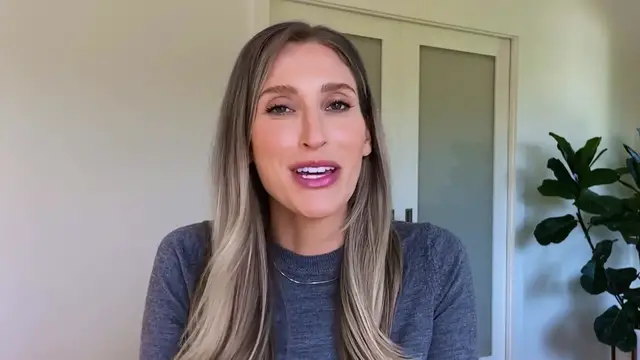'Video thumbnail for Best Way to Heal a Sunburn¿ Tips from a Dermatologist to Treat Redness, Itchiness, Blisters, & More (720p 30fps)'