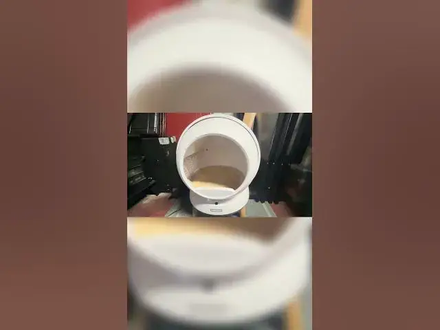 'Video thumbnail for How the PetSafe ScoopFree SmartSpin litter box works'