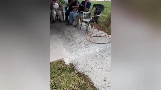 'Video thumbnail for Hijo Se Reúne Con Su Mamá Tras 13 Años'