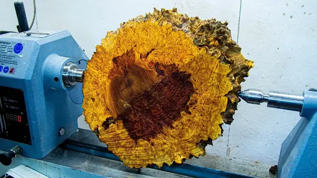 'Video thumbnail for Woodturning – LARGE Elm Burl'